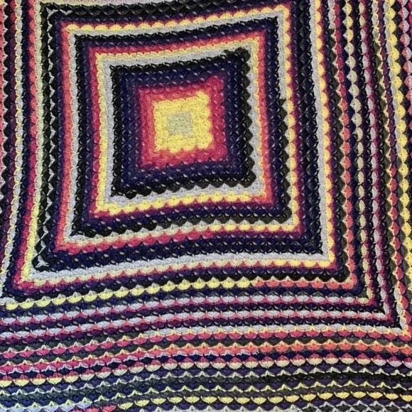 Afghan Blanket Topper Hand Crafted Large Square 69”x 69” Multicolor Fan stitch - Picture 6 of 7